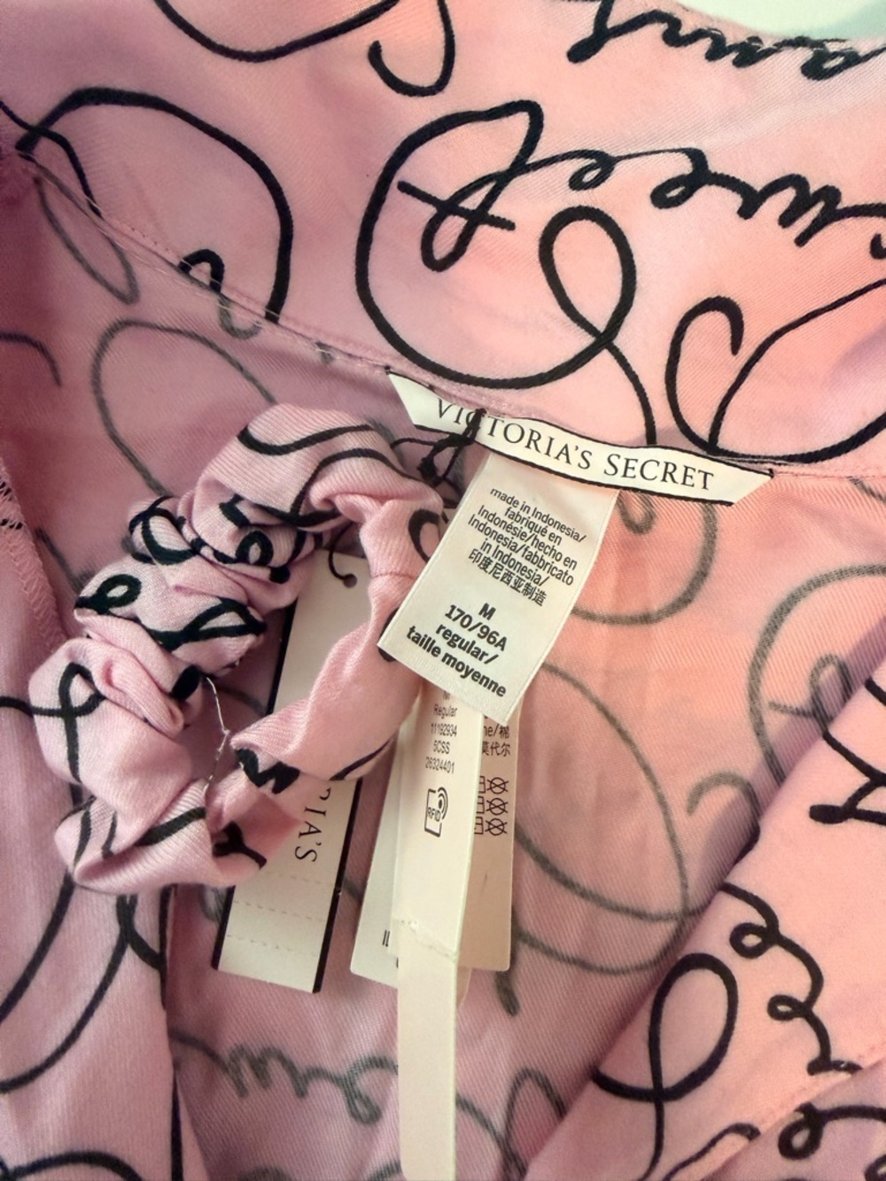 Victoria's Secret Sweet Dreams PJ Top & Scrunchie & Velvet Ruffle Sleep Shorts - Picture 12 of 13